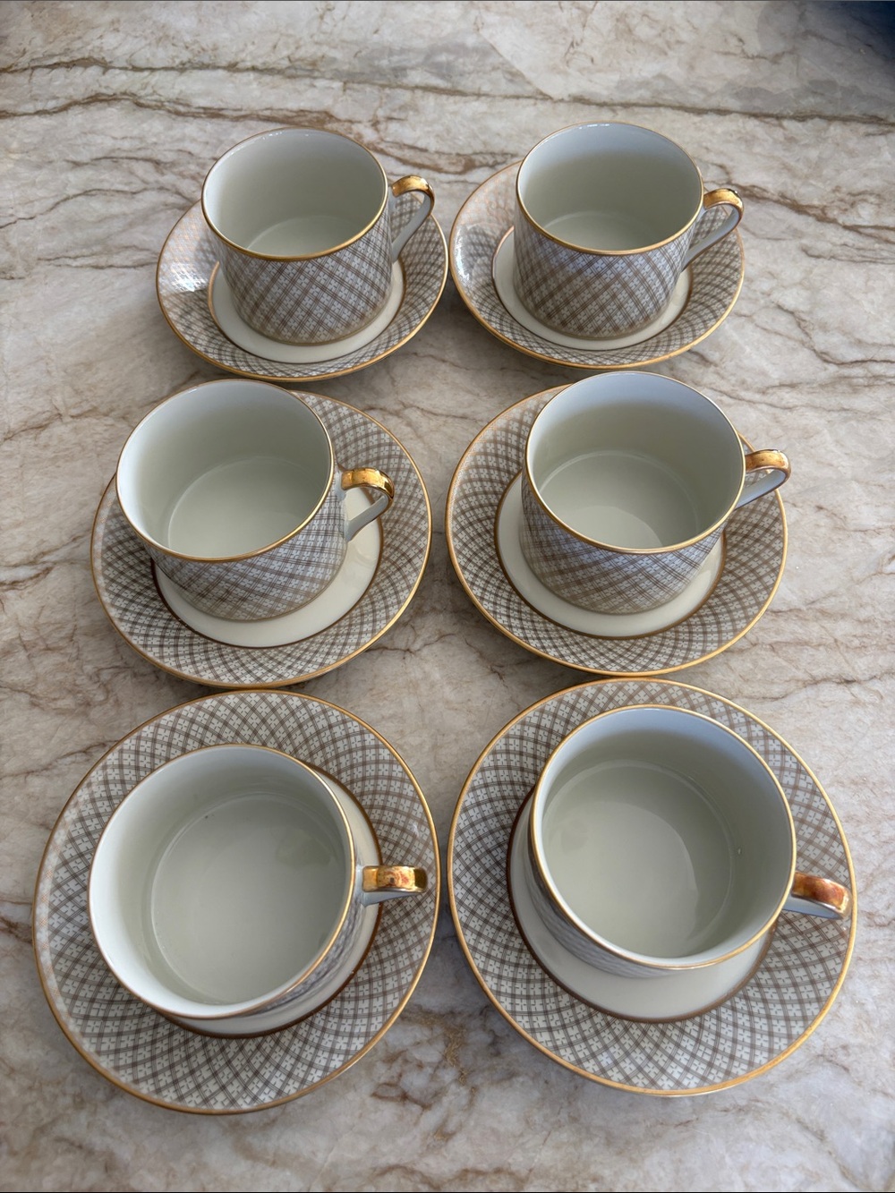 Fitz and Floyd Elegant Gold-Trimmed Porcelain Tea Cup & Saucer Set - Beige Plaid